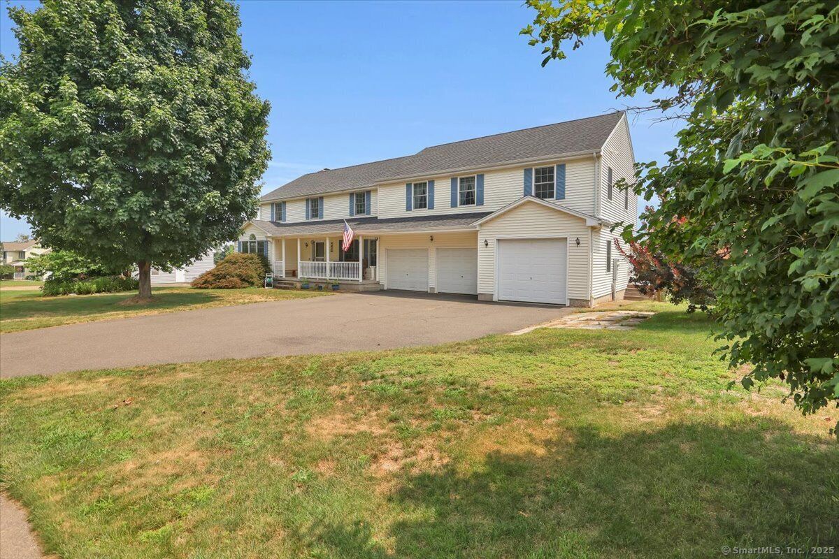 Property Photo:  107 Trumbull Lane  CT 06074 