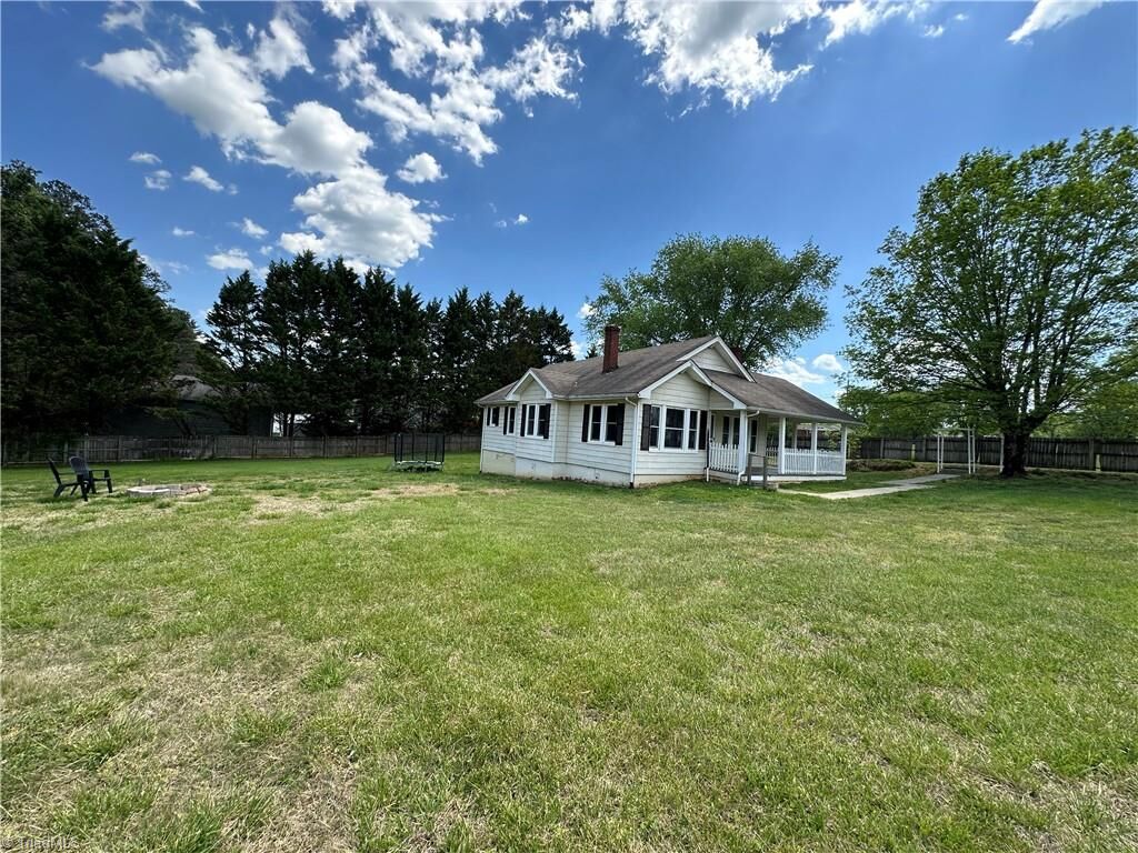 Property Photo: 286 Cartpath Road NC 28659