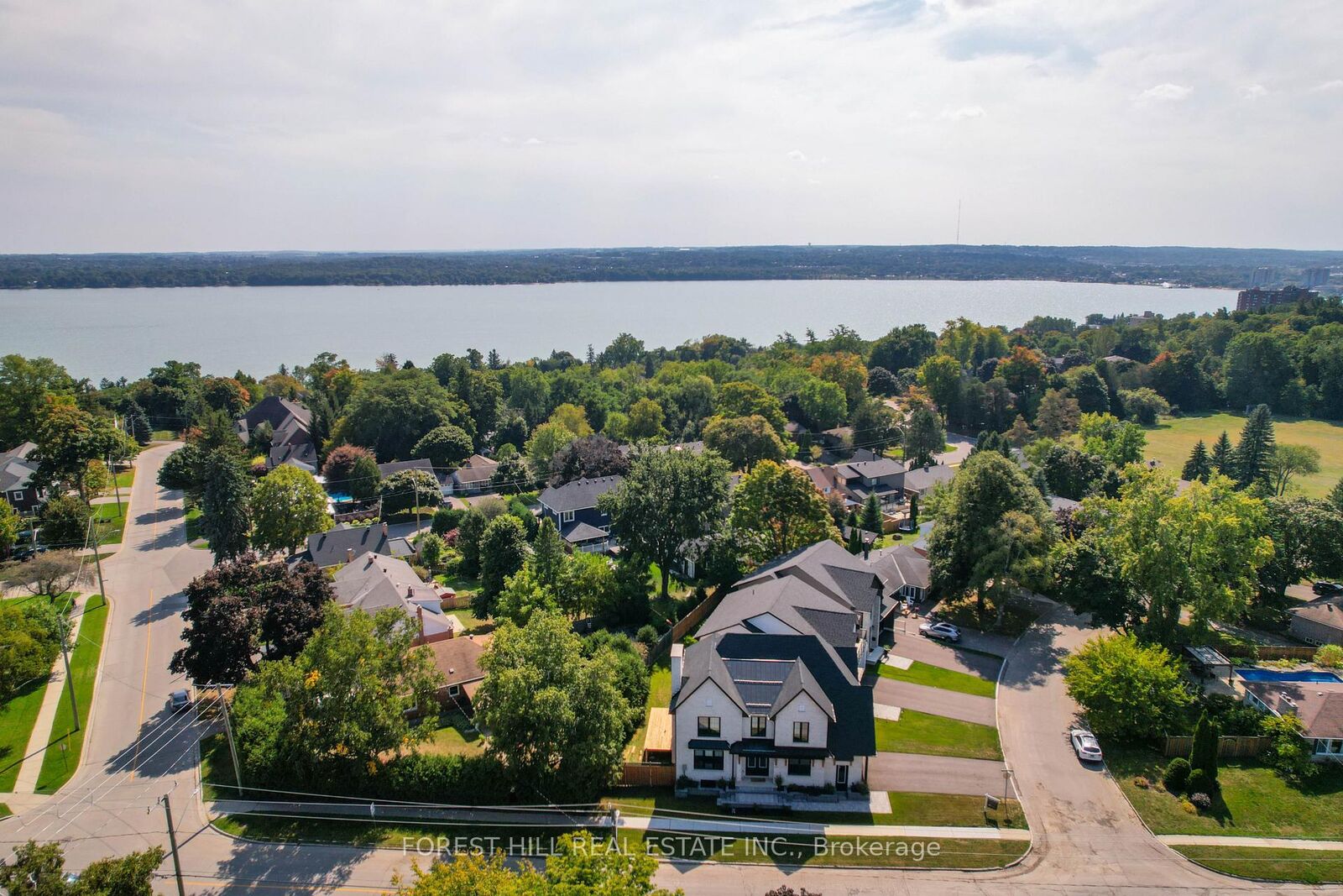 Property Photo: 271 Codrington Street ON L4M 1S7