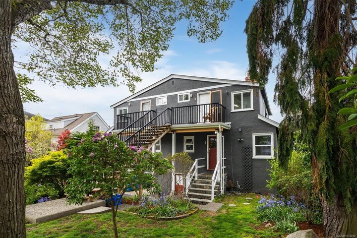 Property Photo: 239 St. Andrews St BC V8V 2N1