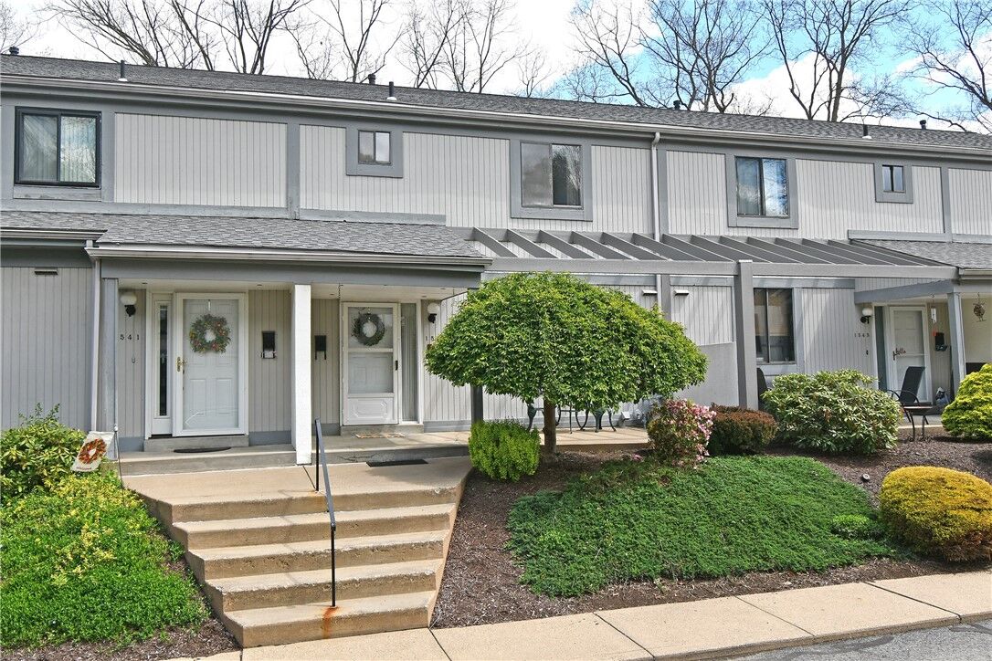 Property Photo:  1543 Pinehurst Drive  PA 15241 