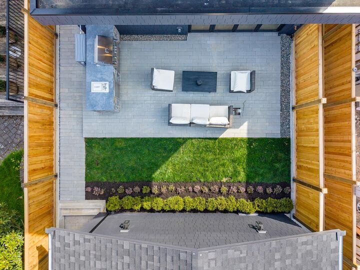 Property Photo: 3345 W 13th Avenue 2 BC V6R 2R8