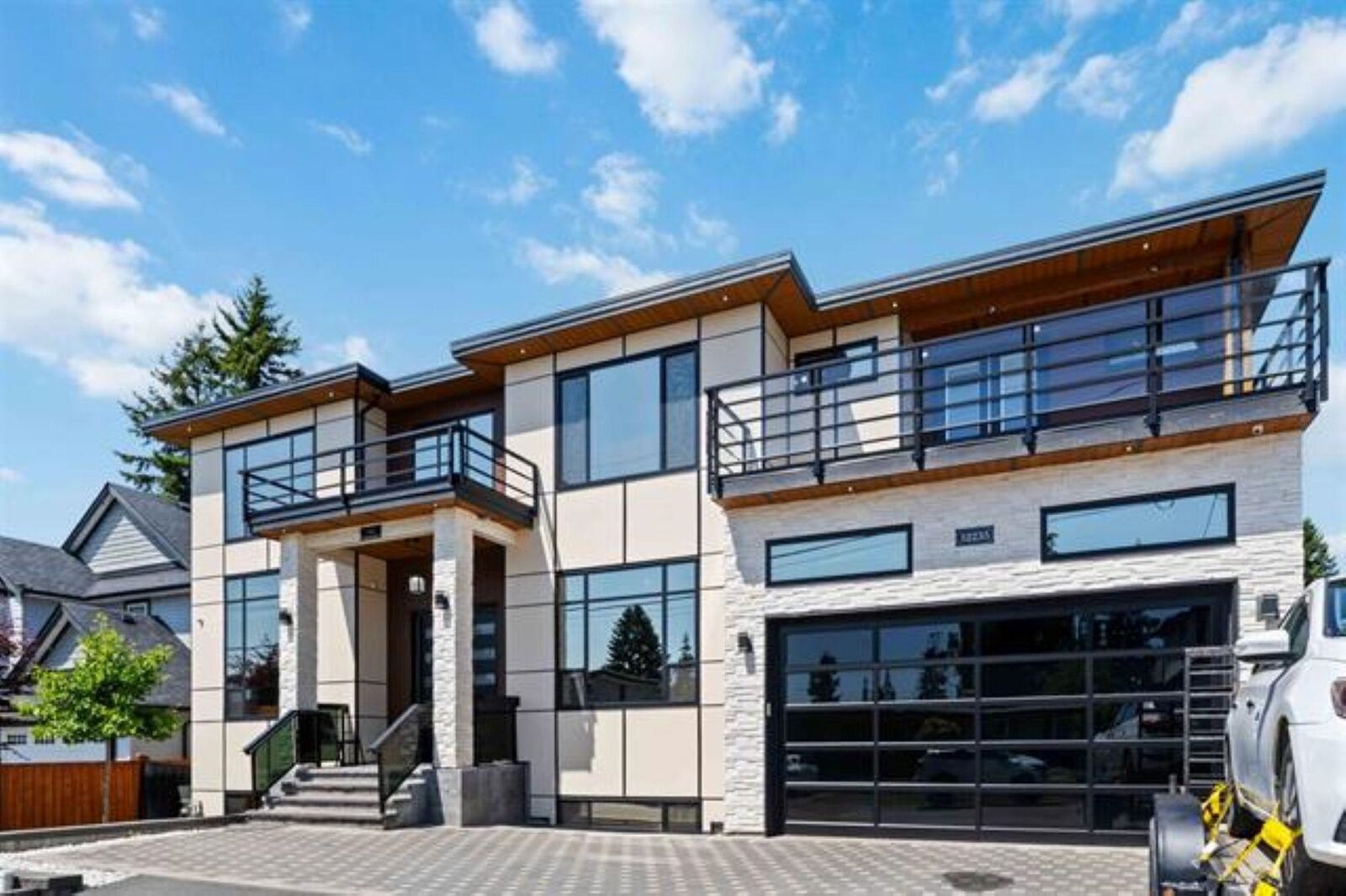 Property Photo:  32235 Pineview Avenue  BC V2T 1R2 