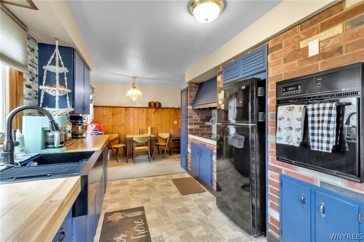 Property Photo: 306 W 7th Street NY 14048