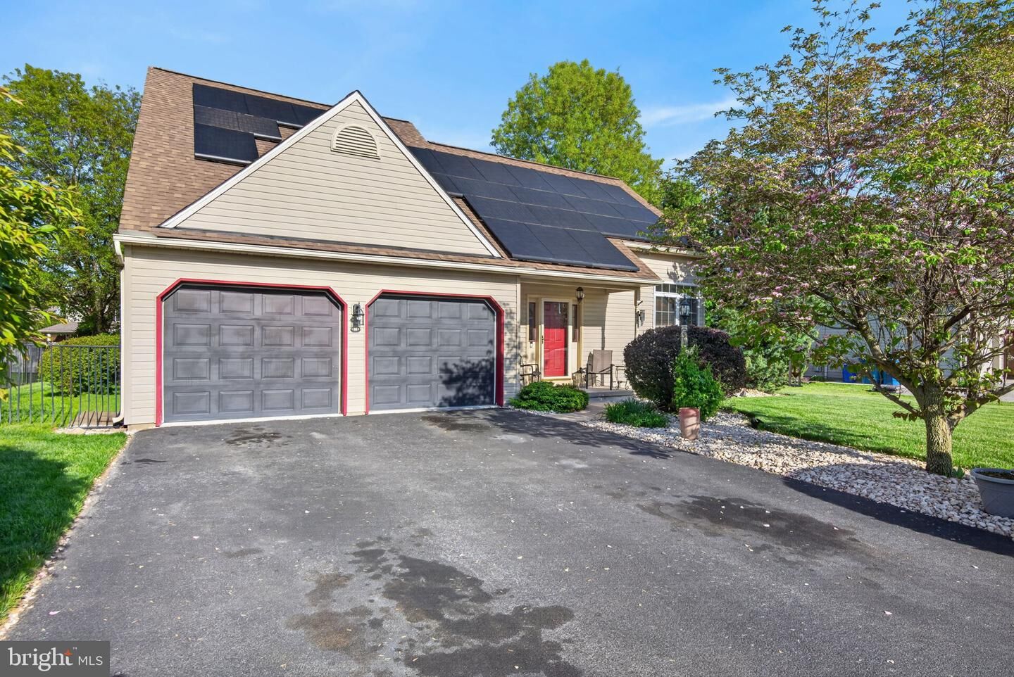 Property Photo:  325 Olde Hickory Road  PA 17347 