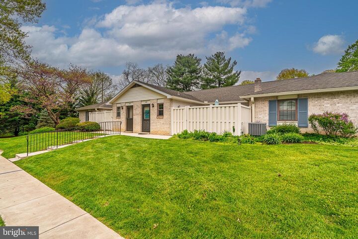Property Photo:  418 Valleybrook Drive  PA 17601 
