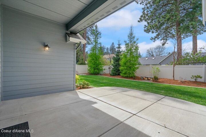Property Photo:  2240 E Thomas Hill Dr  ID 83815 