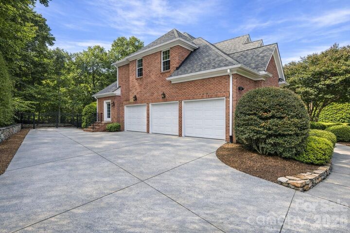 Property Photo:  3100 Lakewood Edge Drive  NC 28269 