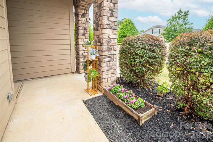 Property Photo:  11145 Chapeclane Road  NC 28278 