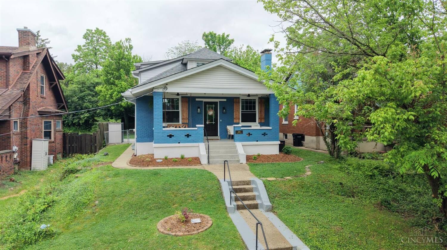 Property Photo:  1628 S Argyle Place  OH 45223 