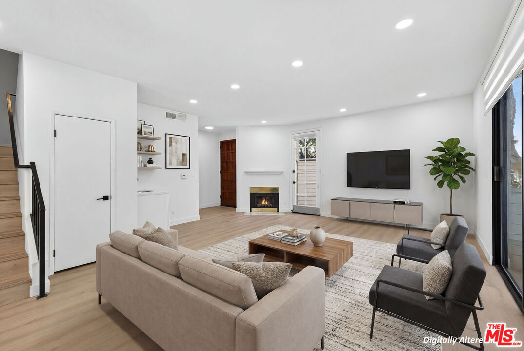 Property Photo:  1754 11th St  CA 90404 