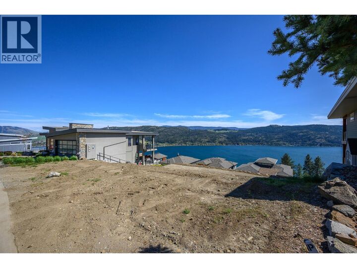 Photo de la propriété:  8872 Hampshire Crescent  BC V1H 2K9 