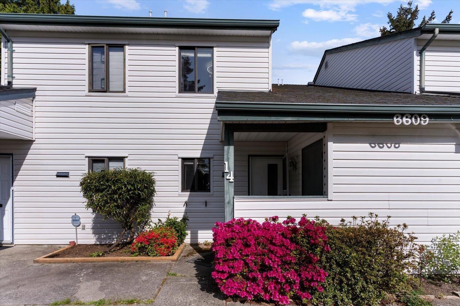 Property Photo:  6609 138 Street 14  BC V3W 5G7 
