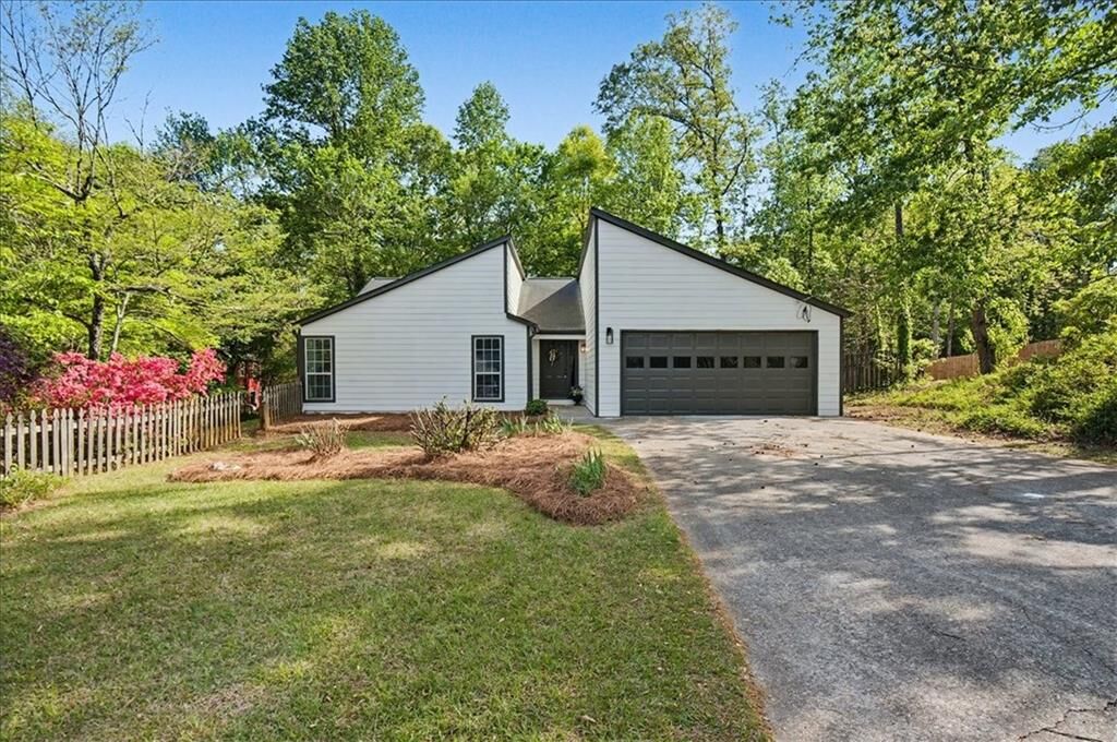 Property Photo:  5985 Bayside Drive NW  GA 30101 