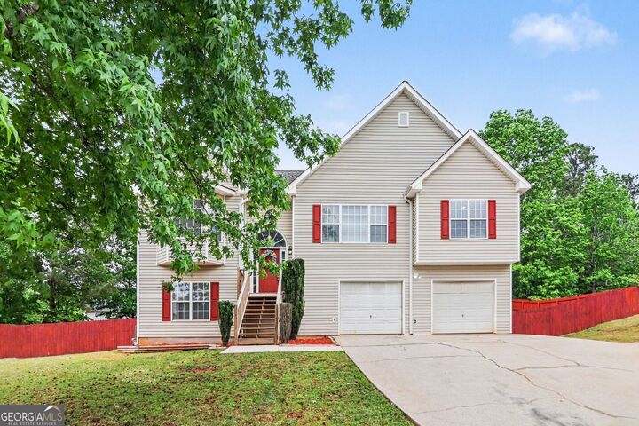 Property Photo: 8936 Dornoch Circle GA 30187