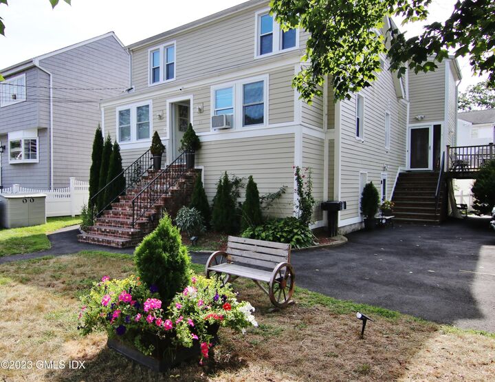 Property Photo:  14 Cos Cob Avenue 2  CT 06830 
