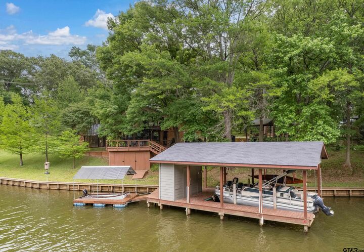 Property Photo:  100 King Lance Court  TX 75480 