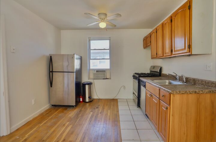 Property Photo:  206 4th St 3R  NJ 07302 