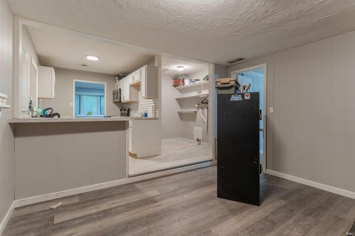 Property Photo:  1250 Maple Court Street  IN 47714 