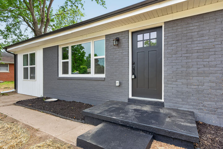 Property Photo:  112 Leslie Drive  KY 40403 