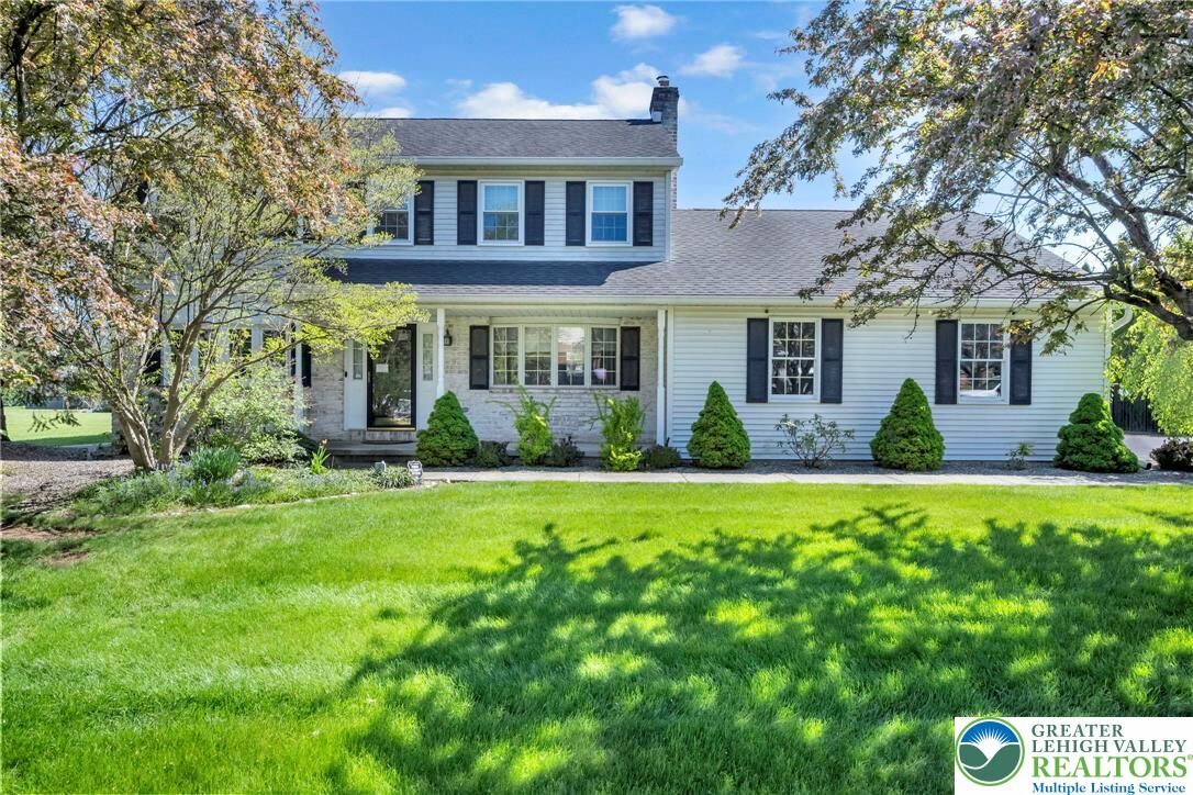 Property Photo:  315 Hillview Drive  PA 18064 