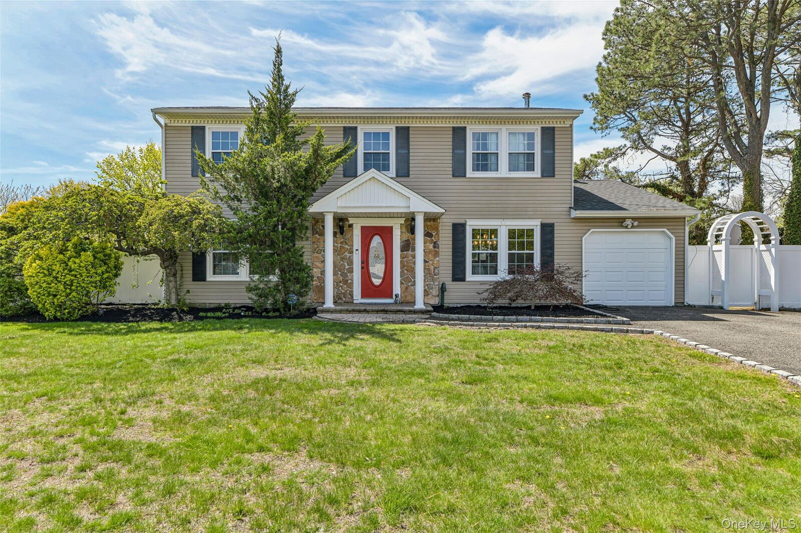 Property Photo:  2 Deer Path  NY 11772 