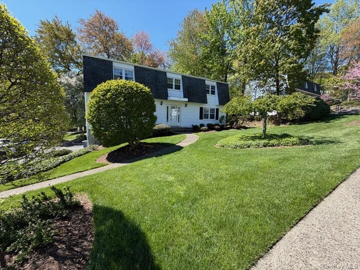 Property Photo:  7 Maplewood Lane  NY 10956 