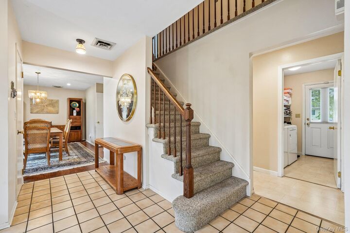 Property Photo:  7 Maplewood Lane  NY 10956 