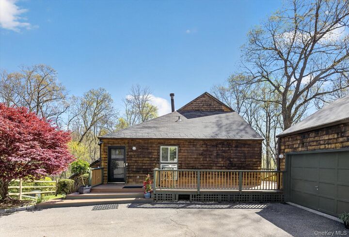 Property Photo:  213 Vail Lane  NY 10560 