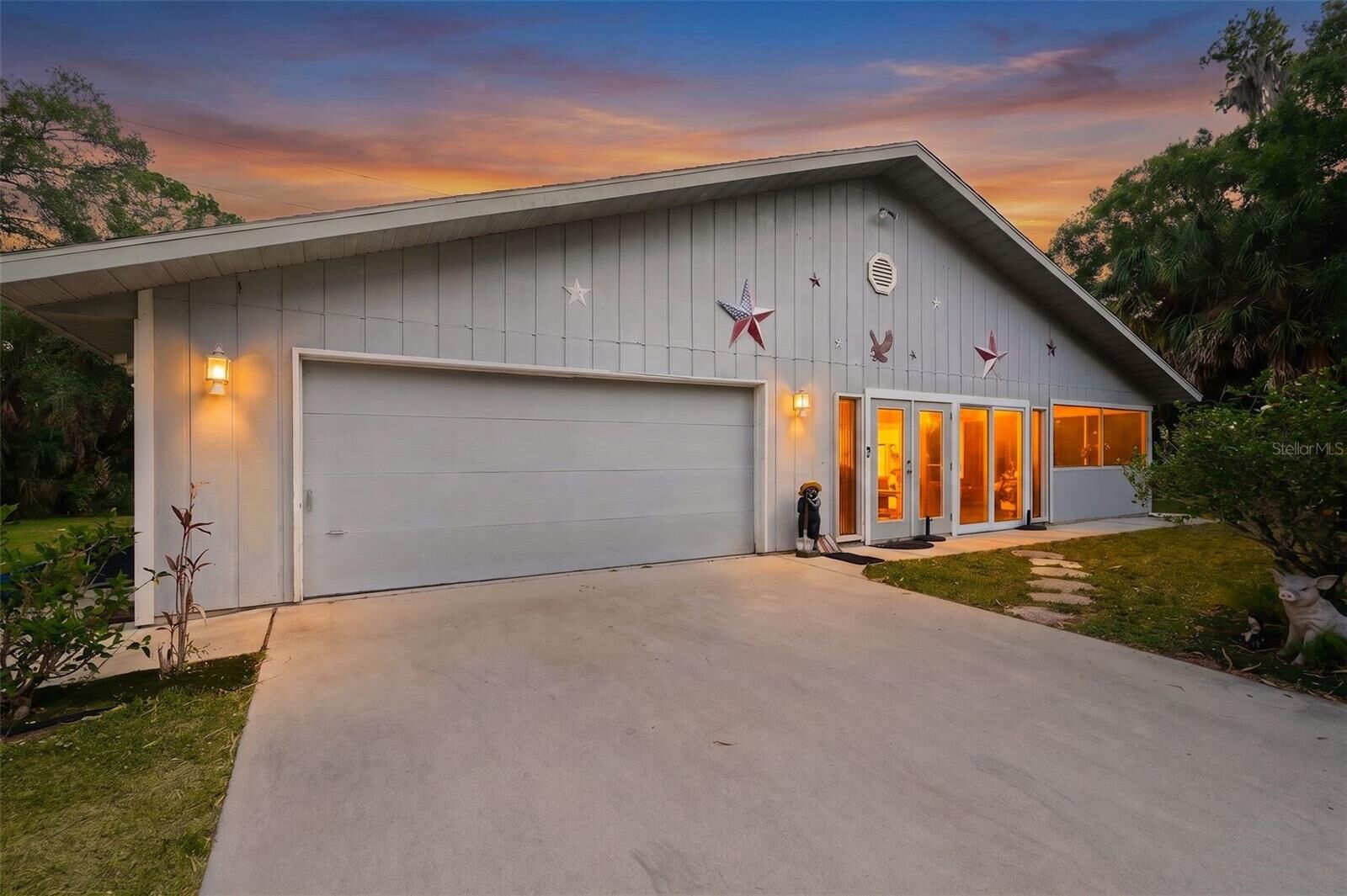 Property Photo:  2070 59th Street  FL 34243 