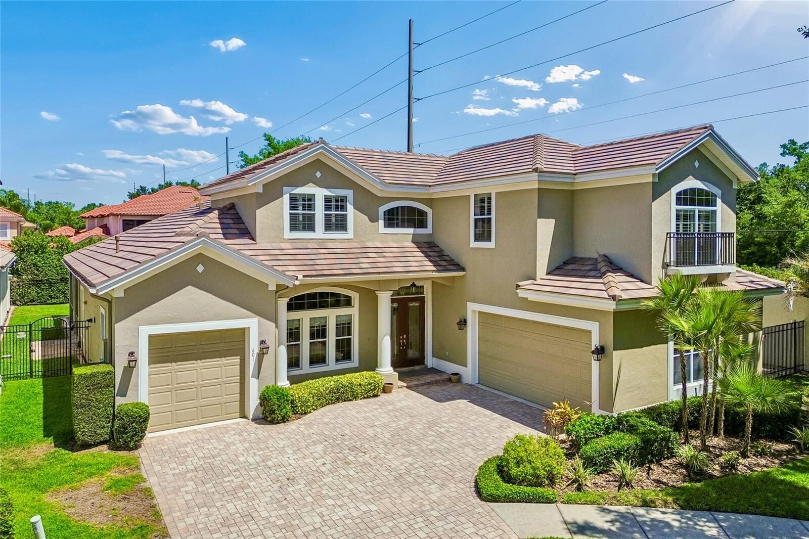 Property Photo:  601 Viento De Avila  FL 33613 