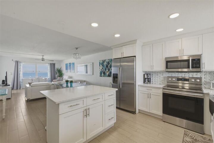 Property Photo:  1270 Gulf Boulevard 1202  FL 33767 