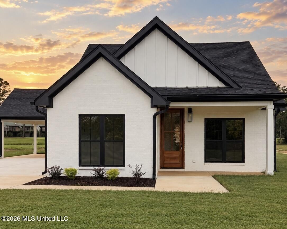 Property Photo:  1 Three Oaks Villas Drive  MS 39553 