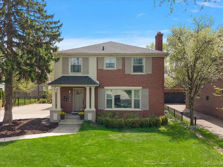 Property Photo: 1004 Wimbleton Drive MI 48009 7605