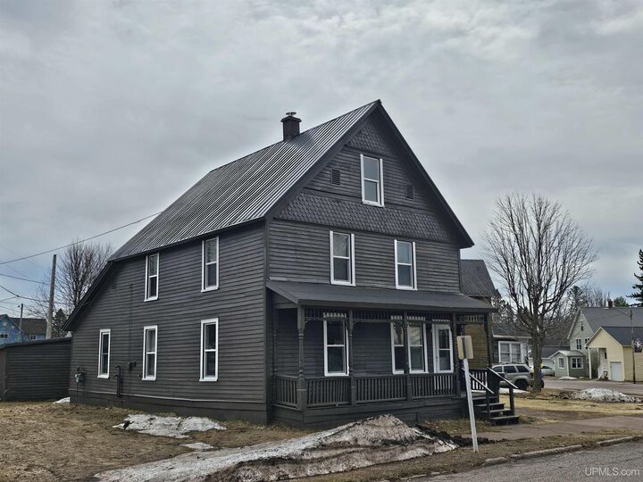 Property Photo:  550 Pewabic Street  MI 49913 