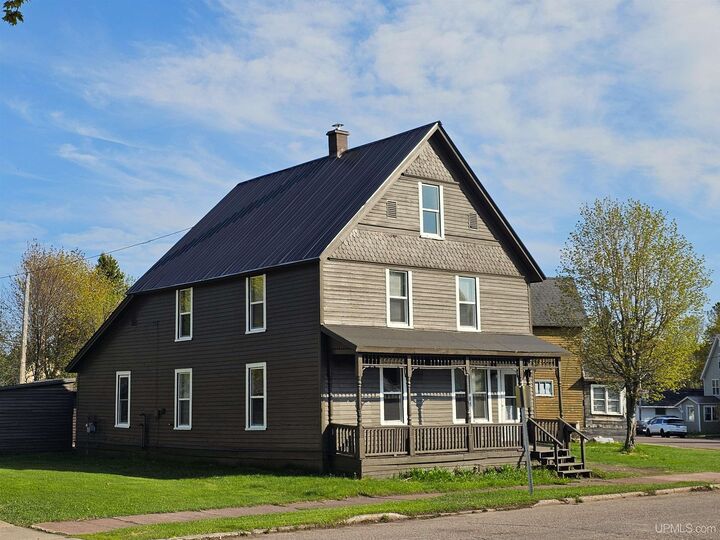 Property Photo:  550 Pewabic Street  MI 49913 