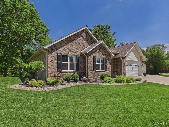 Property Photo:  1810 Butler Boulevard  IL 62025 