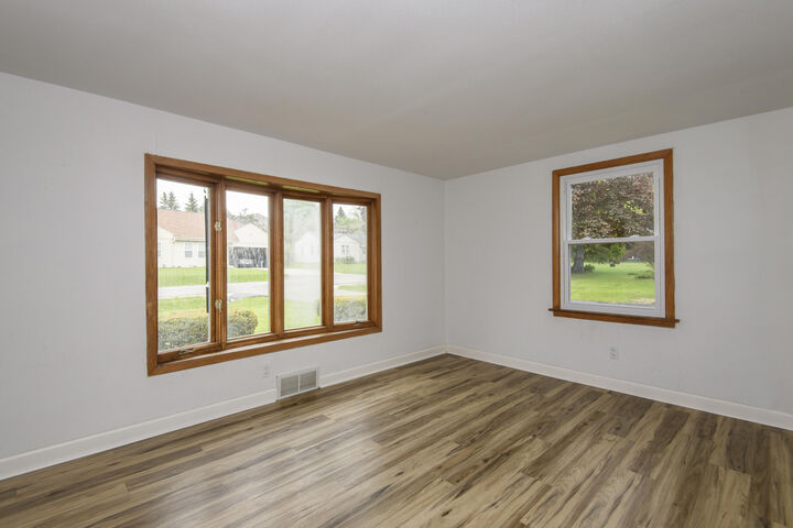 Property Photo:  W271n2563 Pear Tree Ln  WI 53072 