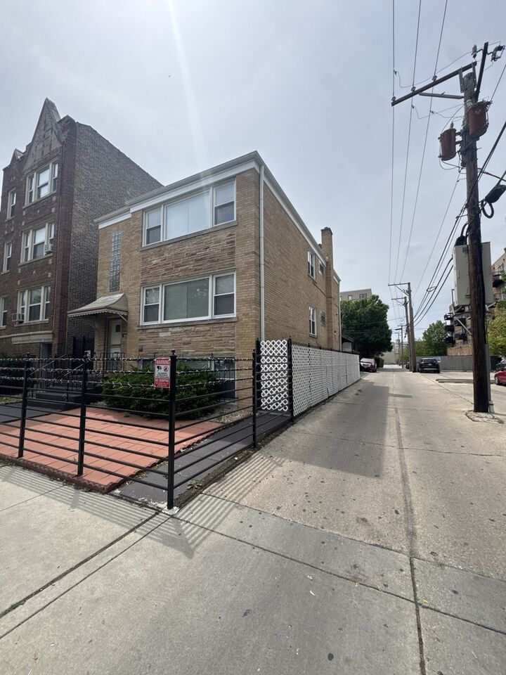Property Photo:  5544 N Campbell Avenue 1C  IL 60625 