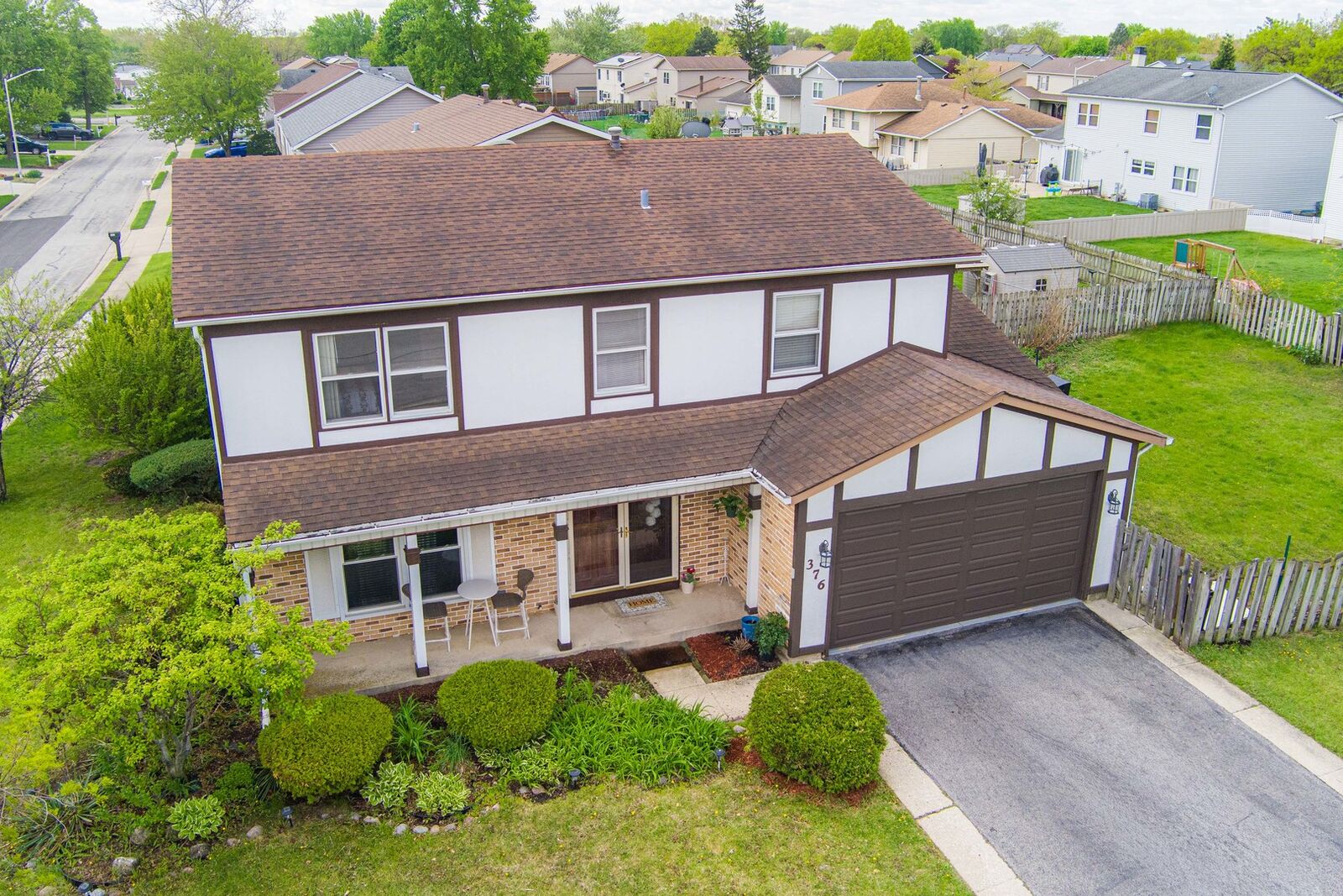 Property Photo:  376 Canyon Trail  IL 60188 