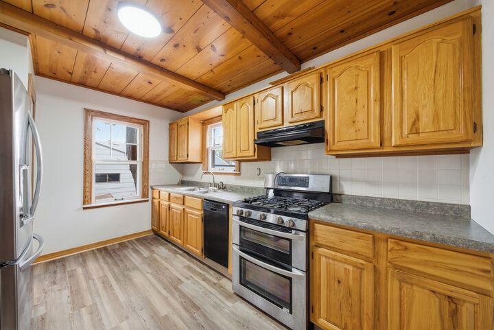 Property Photo:  18409 Oakwood Avenue  IL 60438 