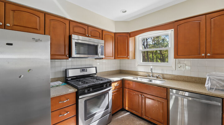Property Photo:  