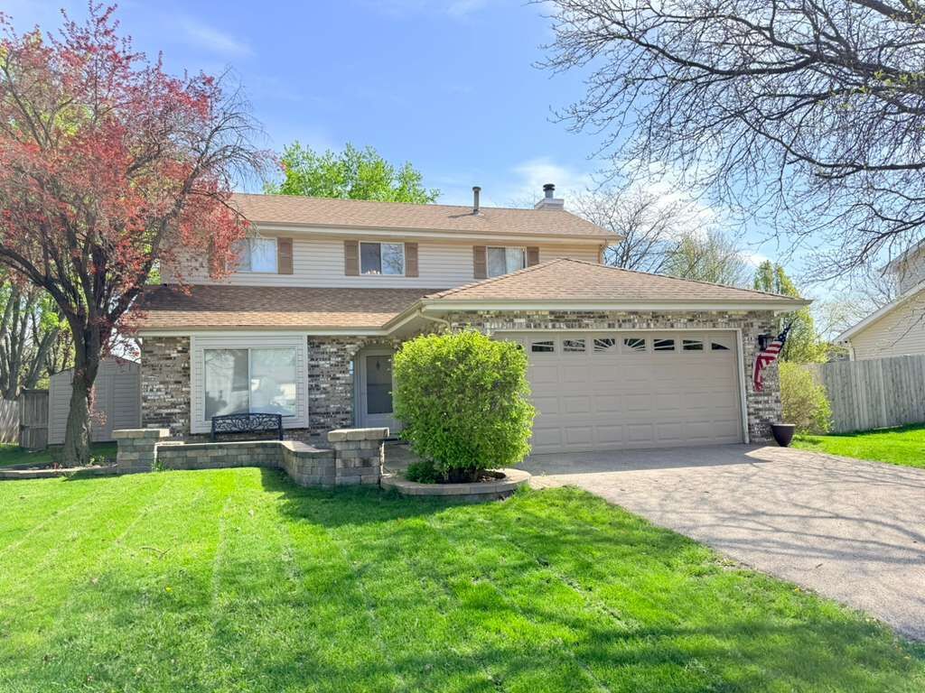 Property Photo:  2338 Woodview Lane  IL 60565 