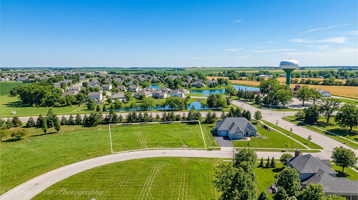 Property Photo:  1718 Ellsworth Drive  IL 60178 