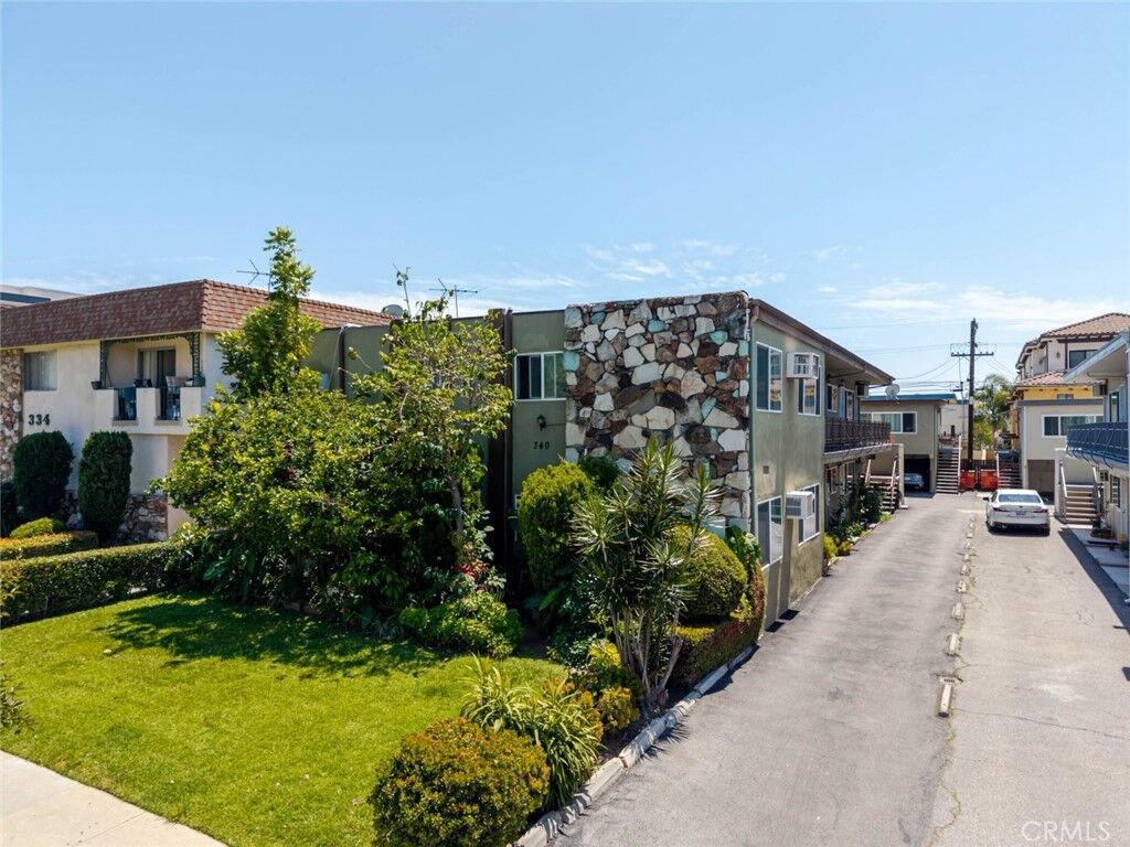 Property Photo: 340 W Doran Street 8 CA 91203
