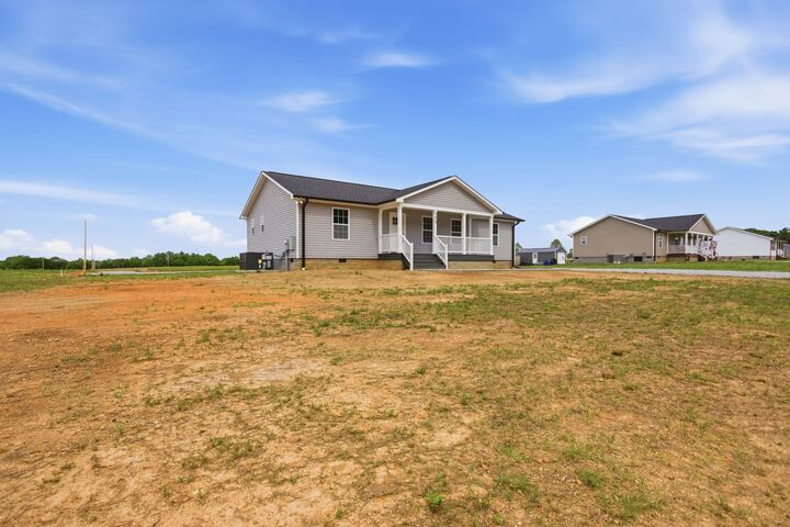 Property Photo: 193 Rigling Rd TN 38469