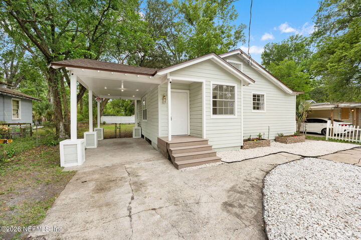 Property Photo:  3036 Commonwealth Avenue  FL 32254 