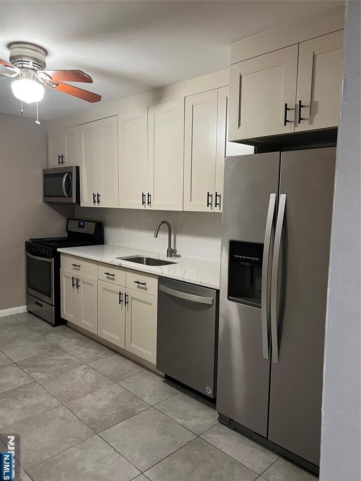 Property Photo:  26 Clinton Street 9  NJ 07109 