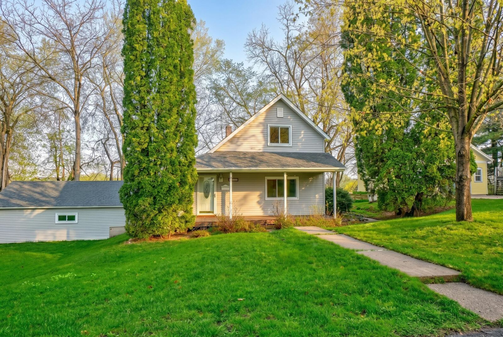Property Photo:  1211 3rd Street N  MN 55082 