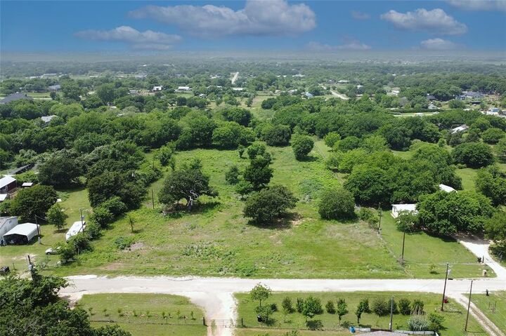 Property Photo:  2013 Tepar Lane  TX 76031 